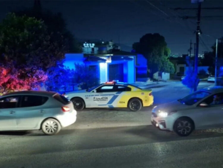 Ejecutan a dos jóvenes que viajaban en un vehículo por calles de Monterrey