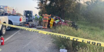 Dos mujeres heridas al estrellar auto contra árbol en ruta Victoria-Monterey