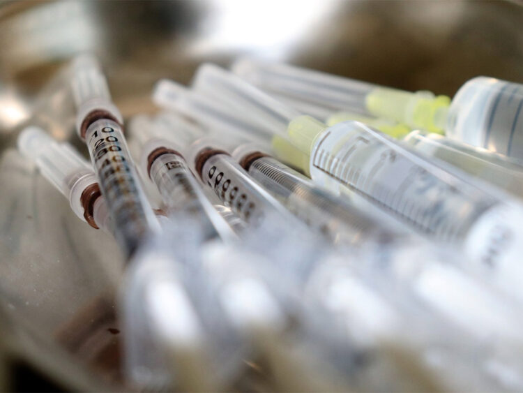 Cofepris aprueba vacuna de GSK contra Virus Sincicial Respiratorio