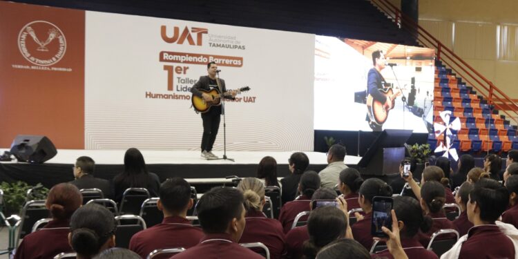 Queremos que nuestros estudiantes sean líderes con un profundo sentido humanista: Dámaso Anaya