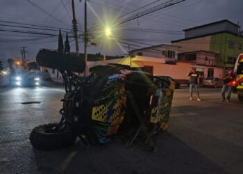 Choque con volcadura en el crucero del 10 y Aldama de Cd. Victoria