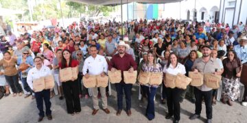 Reciben familias de González apoyo del programa Nutrimar-Común