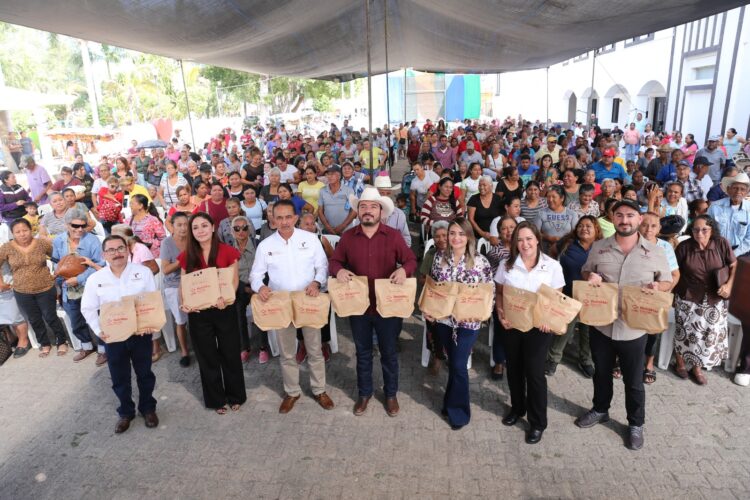 Reciben familias de González apoyo del programa Nutrimar-Común