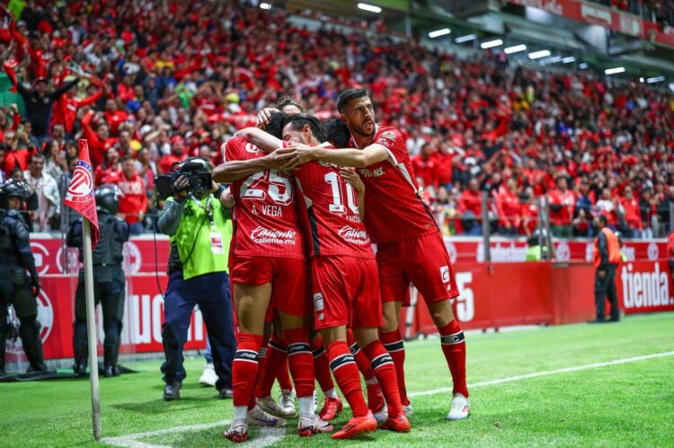 Toluca golean 4-0 a las Águilas del América y pone en riesgo su pase a la liguilla