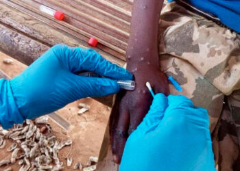 OMS mantiene emergencia por mpox ante aumento de casos y muertes