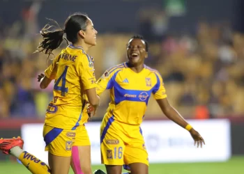 Tigres Femenil arrasa 7-1 a Pumas y avanza a semifinales del Apertura 2024