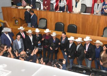 Congreso de NL rinde homenaje a Los Invasores de Nuevo León por su trayectoria