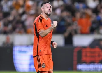 Héctor Herrera sancionado por la MLS tras incidente con árbitro