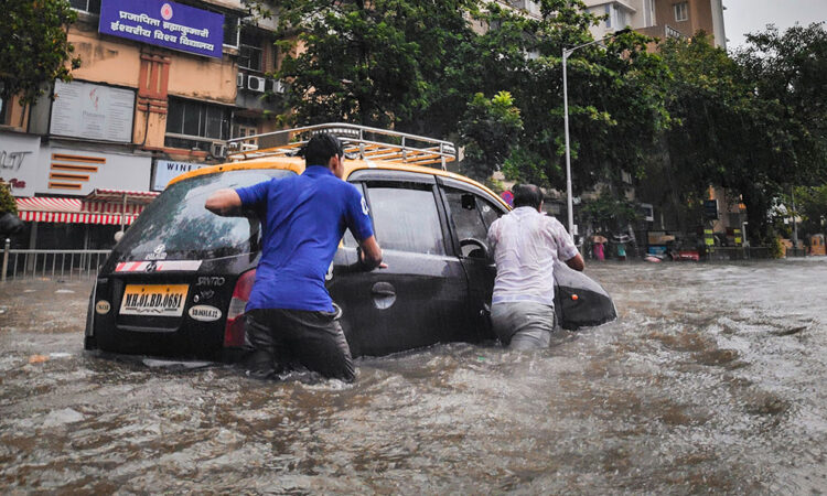 Filipinas evacua a 2.500 personas y se prepara para la llegada del tifón Toraji