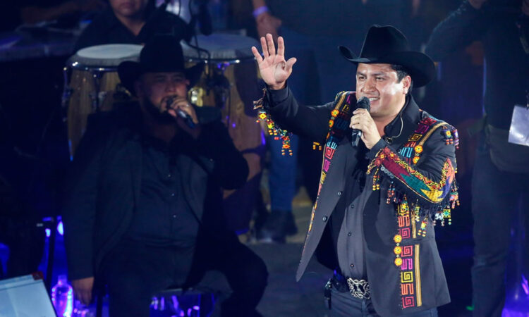 Julión Álvarez anuncia regreso a Estados Unidos con concierto en 2025