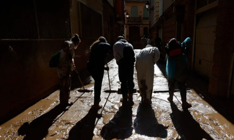 Aumenta a 222 la cifra de fallecidos por lluvias en España