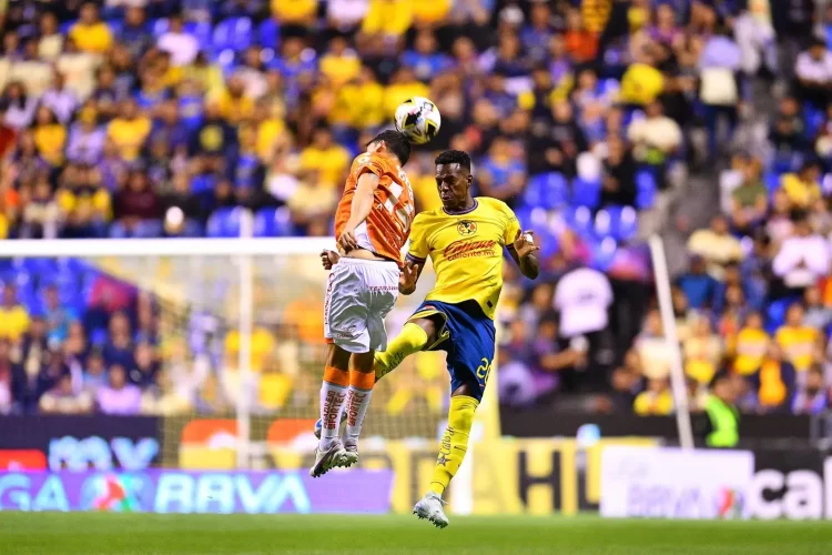 América remonta y vence 2-1 a Pachuca en la Liga MX