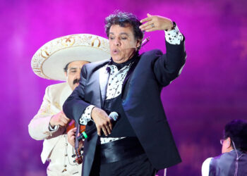 Juan Gabriel inspira una nueva colección de ropa de diseñador
