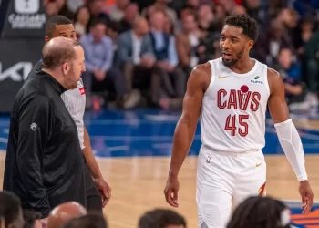 Cleveland Cavaliers mantienen su invicto con histórico 8-0 tras vencer a Milwaukee