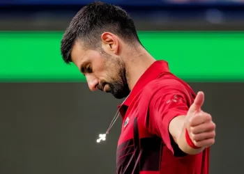 Novak Djokovic se retira del ATP Finals por lesión