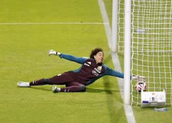Moisés Muñoz pide renovación en la portería de la Selección Mexicana