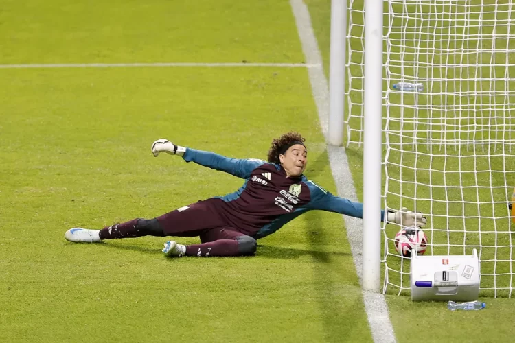 Moisés Muñoz pide renovación en la portería de la Selección Mexicana