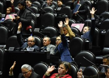 Diputados federales de México aprueban iniciativa que regula trabajo en plataformas digitales