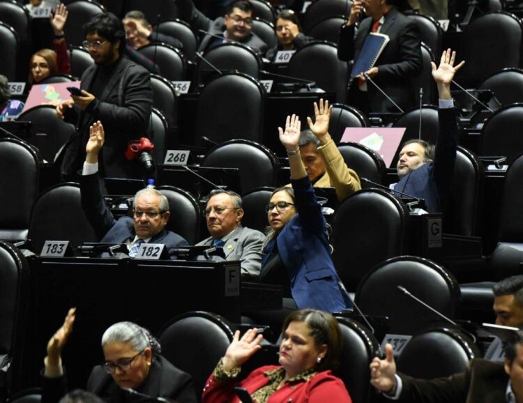 Diputados federales de México aprueban iniciativa que regula trabajo en plataformas digitales