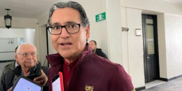 Leves afectaciones dejan vientos en palapas e infraestructura de Playa Miramar