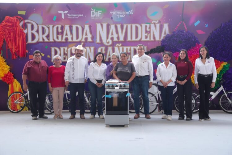 Llevan Américo y María de Villarreal la brigada navideña “Transformando Familias” a la zona cañera