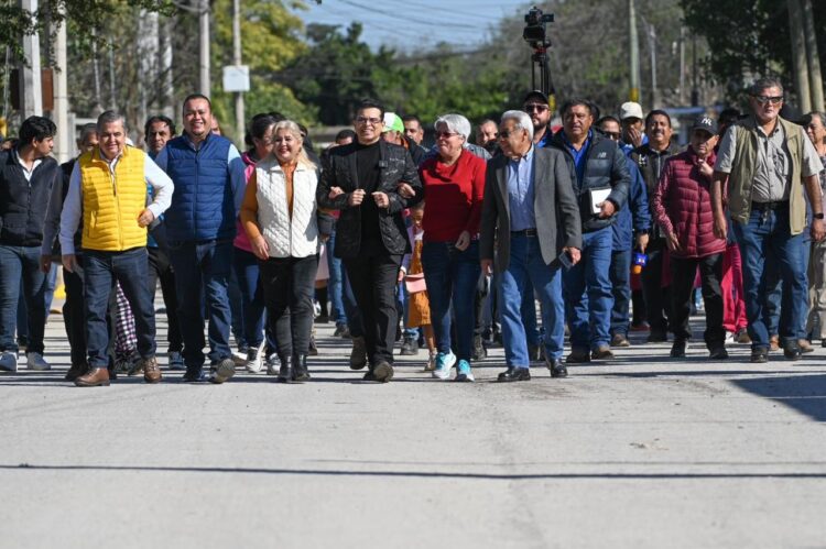 Cumple alcalde de Victoria, Lalo Gattás a habitantes del ejido Loma Alta y Esfuerzo Popular