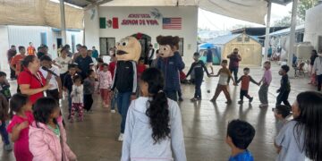 Menores en externamiento llevan donativos a albergue Senda de Vida