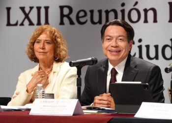 Mario Delgado anuncia intervención de salud en todas las primarias del país