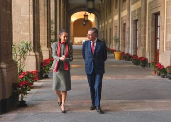 Sheinbaum se reúne con presidente de Colombia Petro en Palacio Nacional