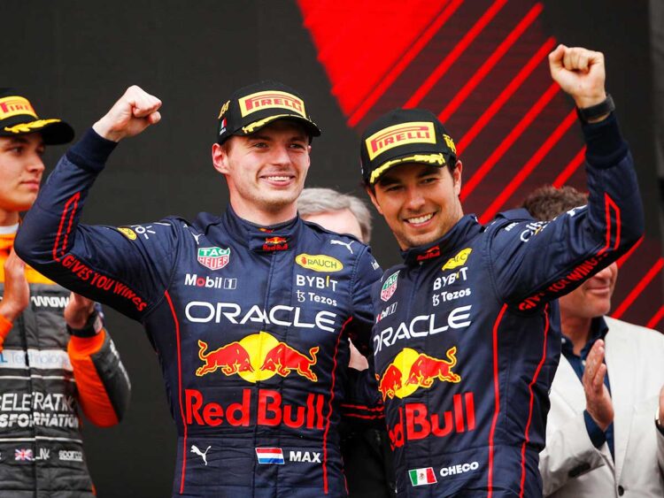 Max Verstappen sale al quite por ‘Checo’ y culpa a Red Bull
