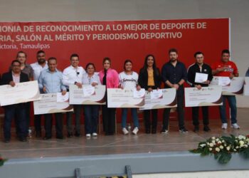 Premia Gobierno de Victoria a lo mejor del deporte y periodismo victorense.