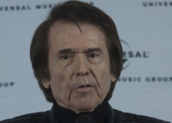 Raphael se encuentra “bien” tras accidente cardiovascular