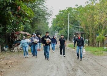 Llevan estudiantes del Tecnológico de El Mante esperanza a familias con el Tecnotón 2024