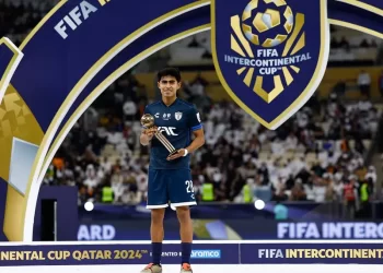 Elías Montiel del Pachuca gana el Balón de Bronce en Copa Internacional FIFA