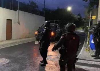 Balacera en panteón de Monterrey deja un muerto y tres heridos, entre ellos una niña