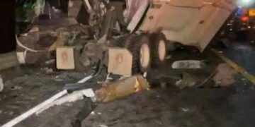 Tráiler embiste autobús en carretera Victoria-Tampico; un muerto y 15 heridos
