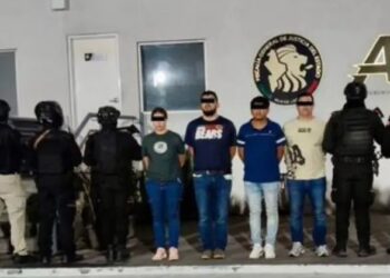 Caen cinco personas por balacera en panteón de Monterrey