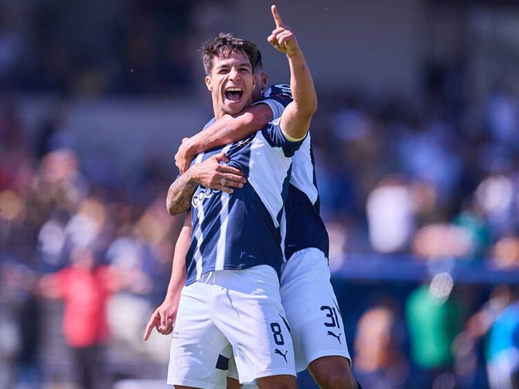 Rayados de Monterrey golea 5-3 a Pumas de la UNAM y avanza a semifinales
