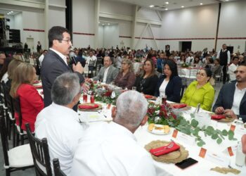 Preside el rector festejos navideños del SUTUAT