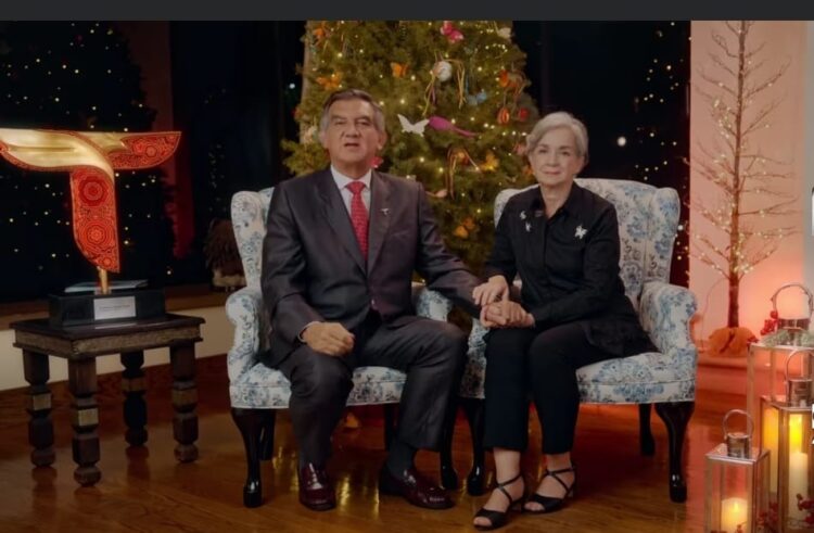 Desean el gobernador Américo Villarreal y familia feliz navidad a los tamaulipecos