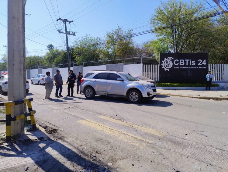 Dos personas heridas en el choque vehicular en las calles Carrera Torres y 22