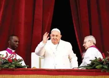 Papa Francisco clama por la paz mundial en misa navideña