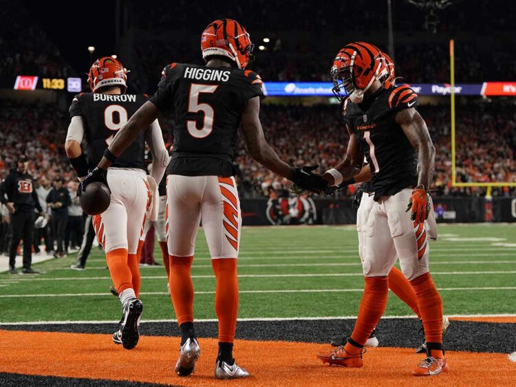 Cincinnati sigue con vida al vencer 30-24 a Denver en tiempo extra 