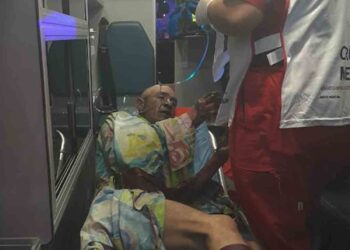 Se queda dormido con el cigarro encendido y… se quema 50% de su cuerpo