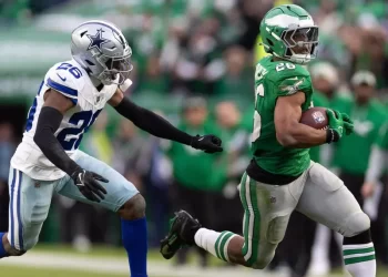 Philadelphia humilla 41-7 a Dallas; Saquon Barkley brilla