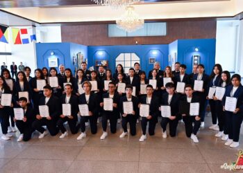 Secretaría de Marina premia a ganadores del concurso ‘La Juventud y la Mar 2024’