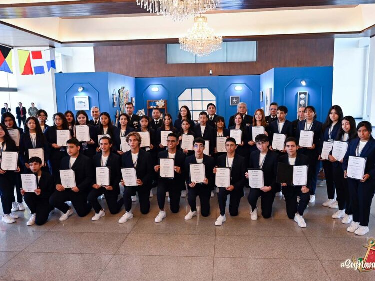 Secretaría de Marina premia a ganadores del concurso ‘La Juventud y la Mar 2024’