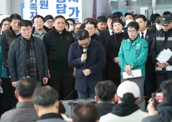 Conmoción y lágrimas en el aeropuerto de Muan tras avionazo en Corea del Sur