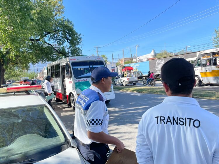 Revisan que microbuses de Cd. Victoria cumplan con reglamento de operación