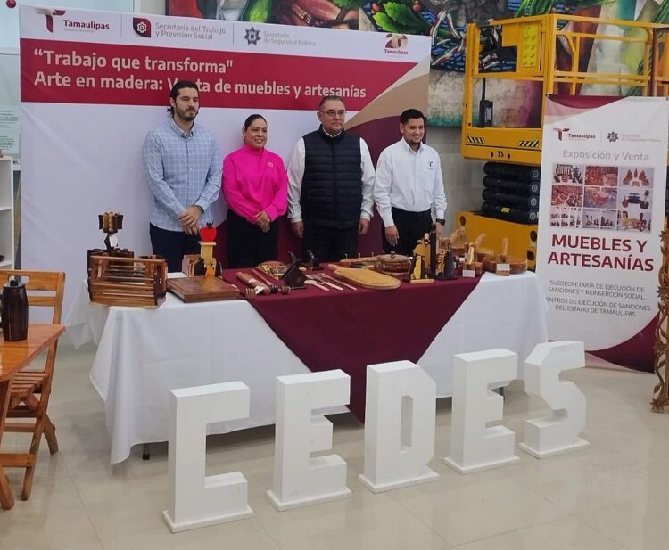 Con stand “Trabajo que Transforma” promueven artesanías de CEDES en Torre Bicentenario